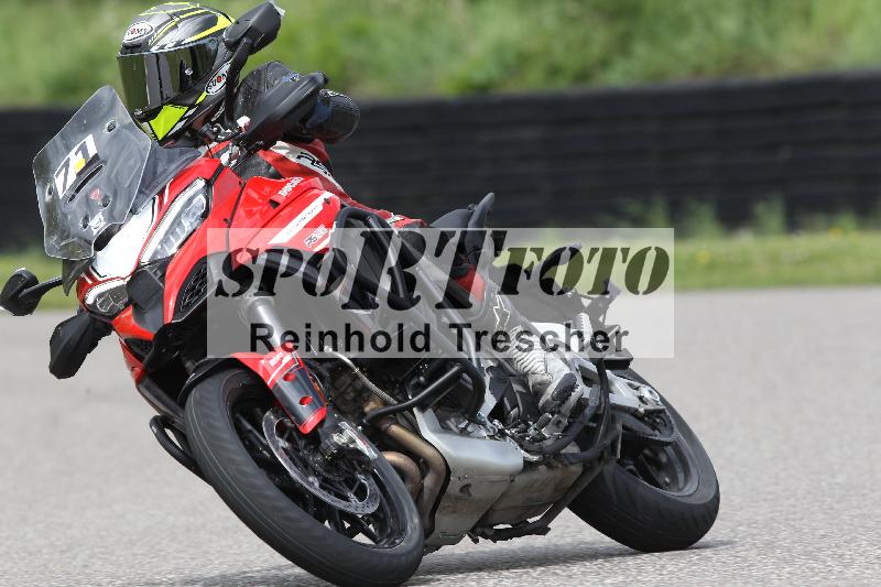 Archiv-2025/10 23.04.2025 Cornu Master School ADR/rot-rouge/71